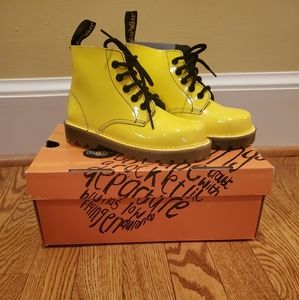 Dr. Martens Girls Boots